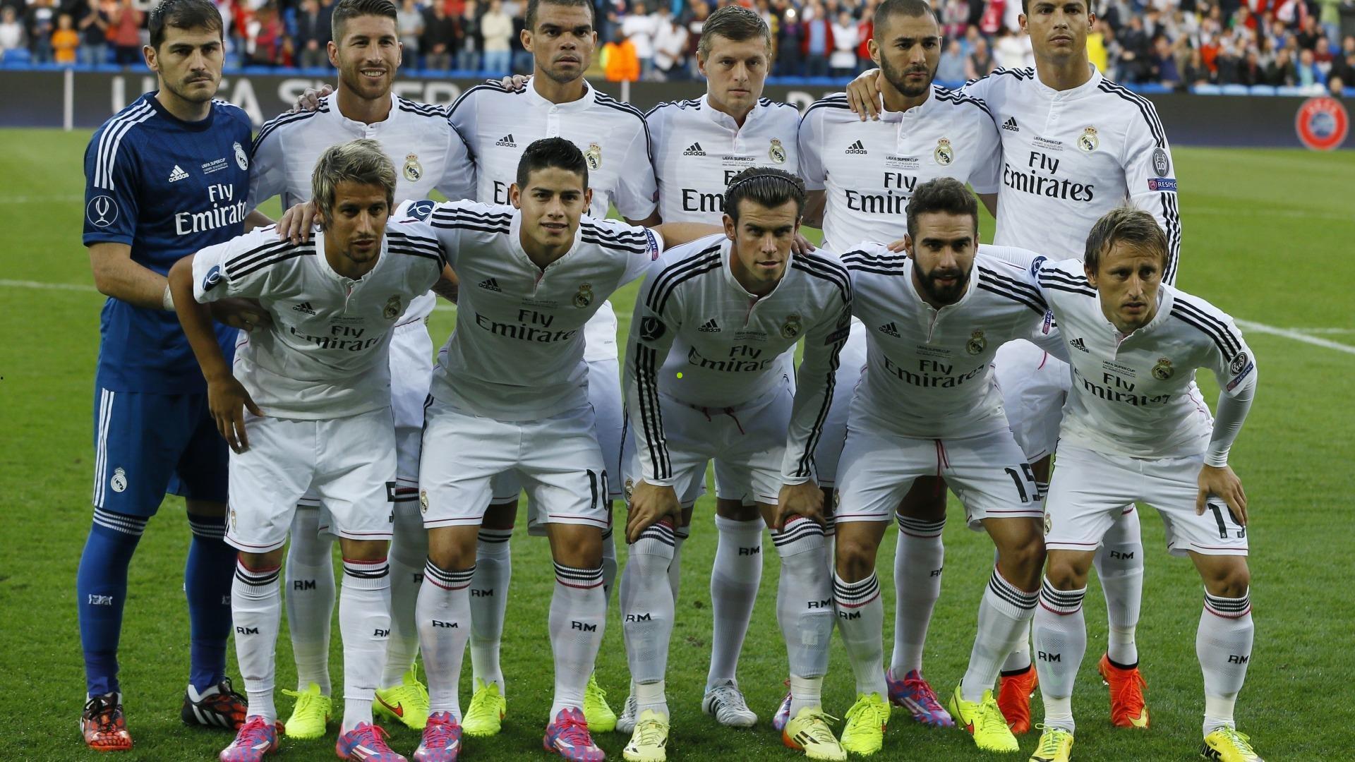 科隆主帅忧心坦言，许伯斯膝盖伤情严峻，运动生涯面临挑战