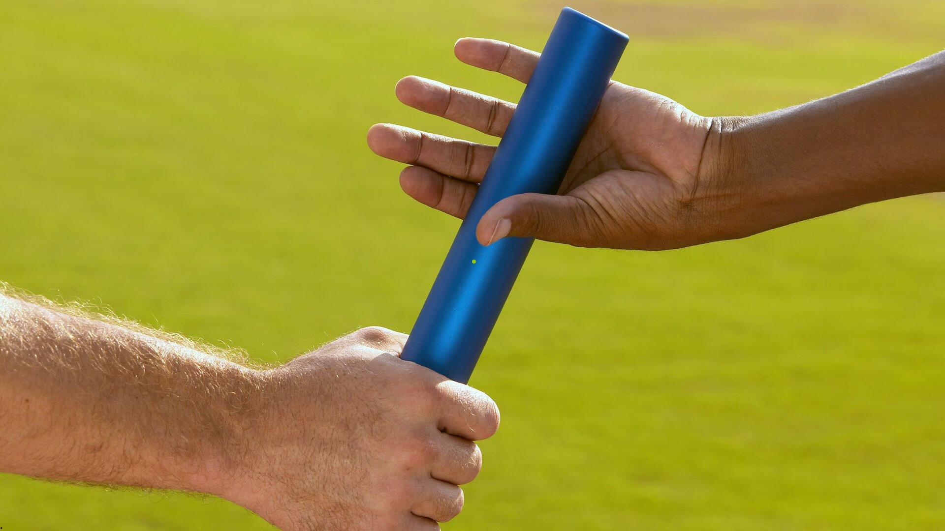 kaiyun-奇迹时刻！马克西携爱犬征服敏捷赛道，15000人齐呼你还会这个！