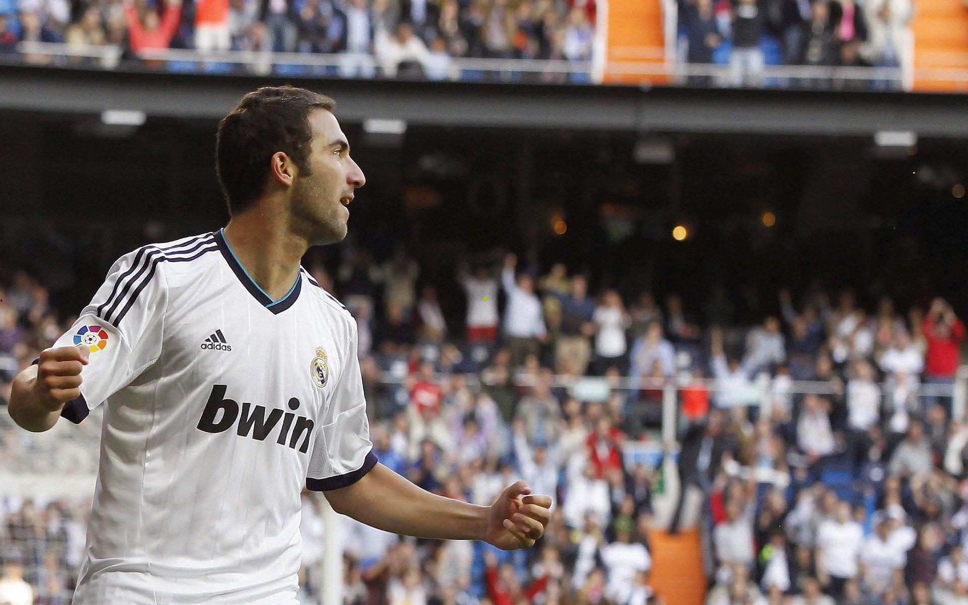 kaiyun：诺坎普巅峰对决，巴萨铁骑横扫毕尔巴鄂，西甲争冠版图重塑